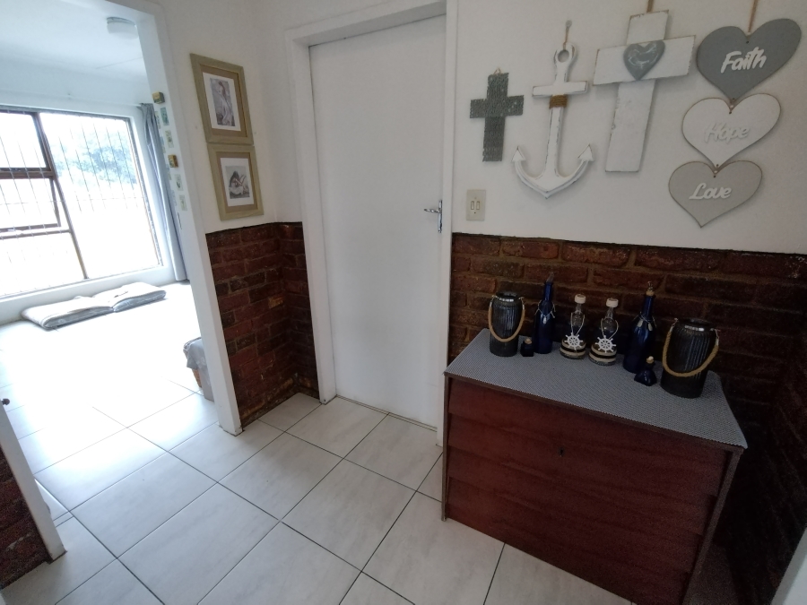 4 Bedroom Property for Sale in C Place Eastern Cape